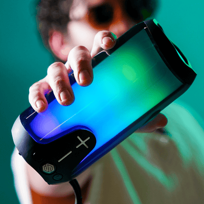 Combo Select Sound Bocina BT233Bluetooth Portátil Edge Tws Radio Fm Luz Led y Batería Portátil Power Bank PB10 10,000 mAh 2 Puertos Usb Indicador Led - Selectsound.com.mx