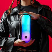 Paquete Power Bank PB10 - DW Bateria Portátil Daewoo 10,000mAh con Bocina Bluetooth BT232 Portátil Recargable Nova Luz Led Radio Fm Tws Potencia 7w Rms - Selectsound.com.mx